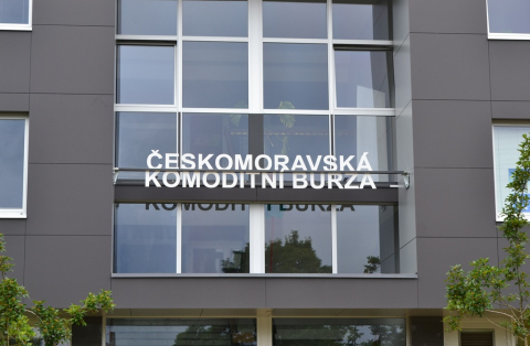 Oproti loňským cenám zaplatí Liberecký kraj v příštích dvou letech za elektřinu a zemní plyn výrazně méně